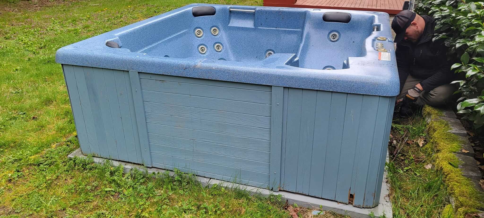 Top Rated Hot Tub Removal in Pierce County Active Junk Removal